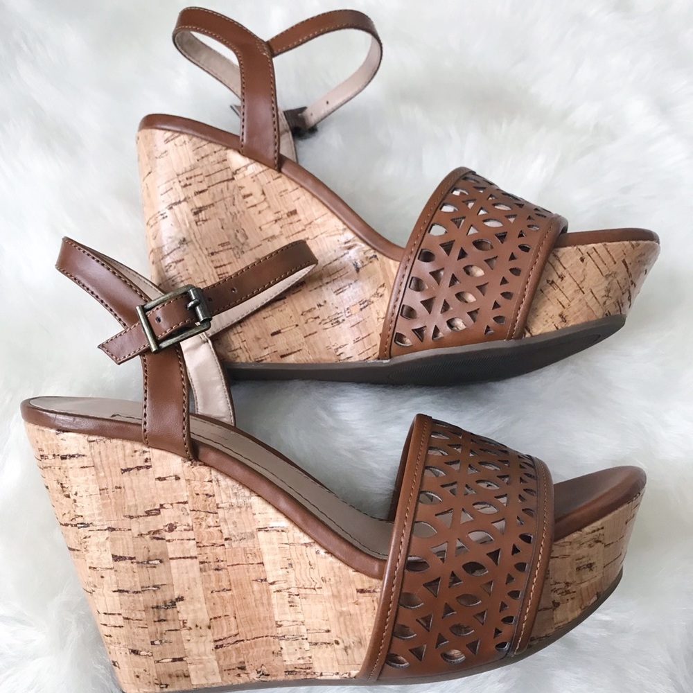 BCBG Laser Cut Wedges 6.5